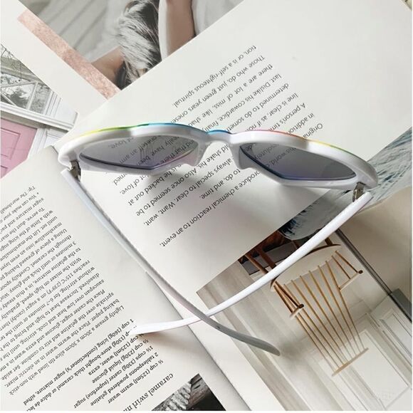 True Love Sunnies heart sunglasses glasses ❤️ main image 4